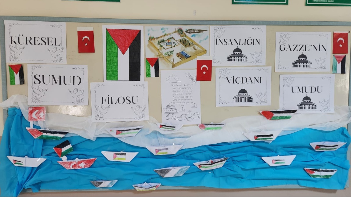Sumud Filosu'na okulumuzdan destek